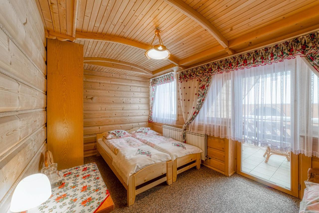 Pokoje Goscinne U Elzbiety Ciche Male Exterior photo