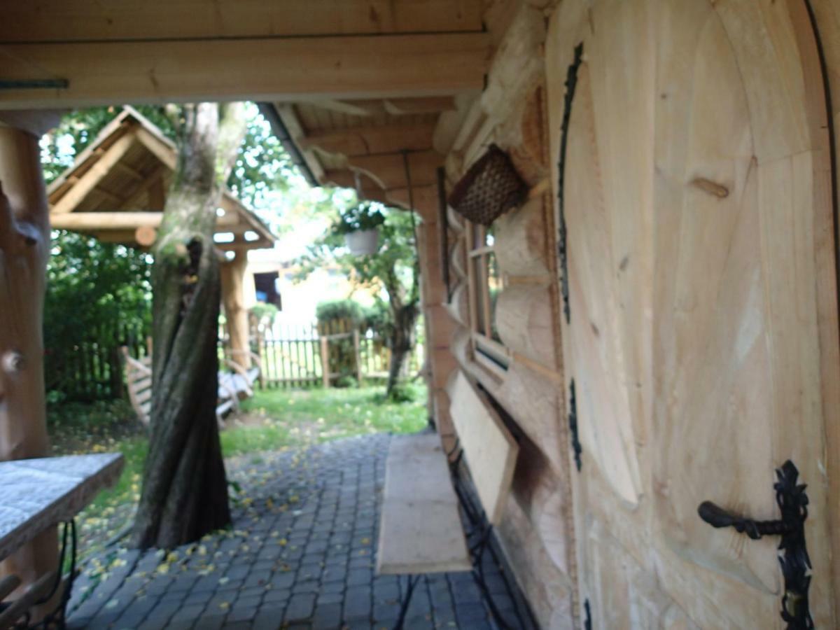 Pokoje Goscinne U Elzbiety Ciche Male Exterior photo