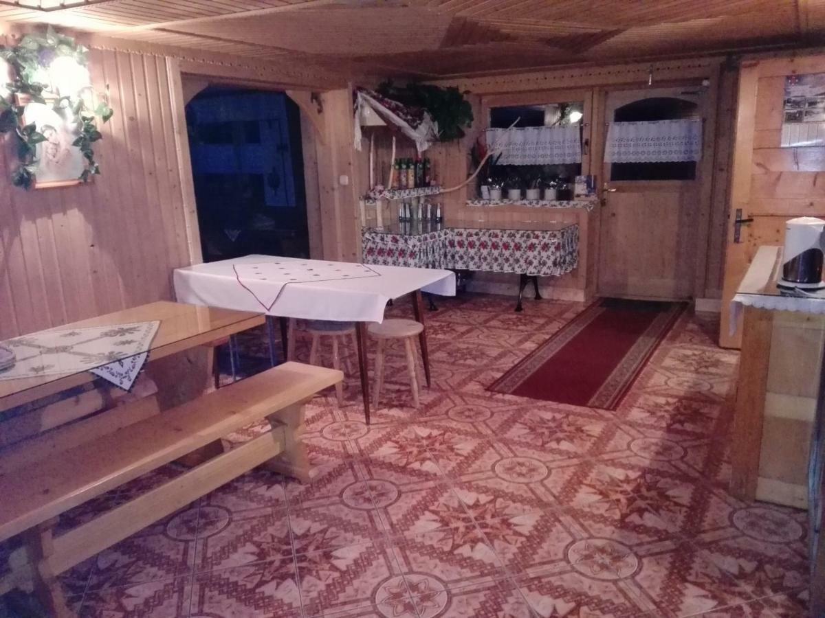 Pokoje Goscinne U Elzbiety Ciche Male Exterior photo