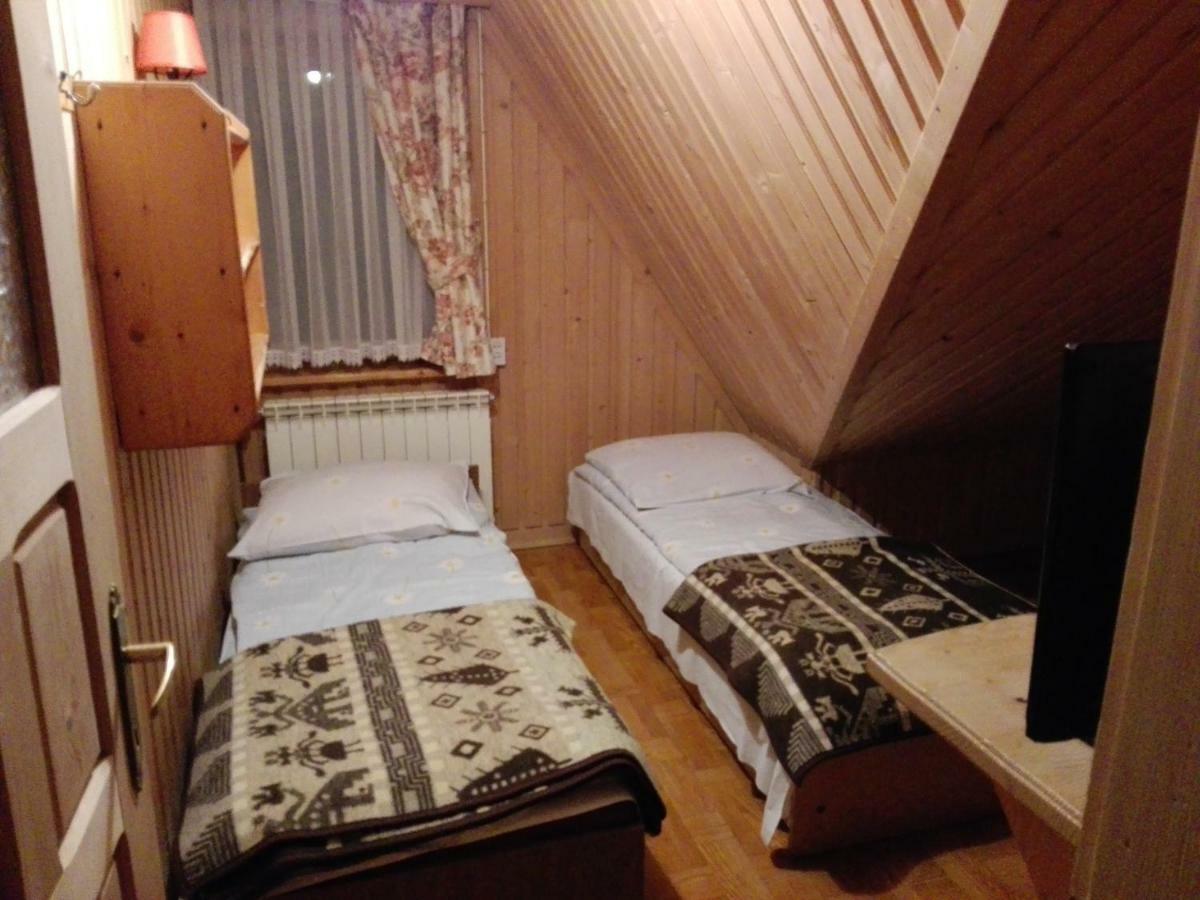 Pokoje Goscinne U Elzbiety Ciche Male Exterior photo